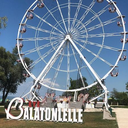 Francoise Szálló Balatonlelle Exterior foto