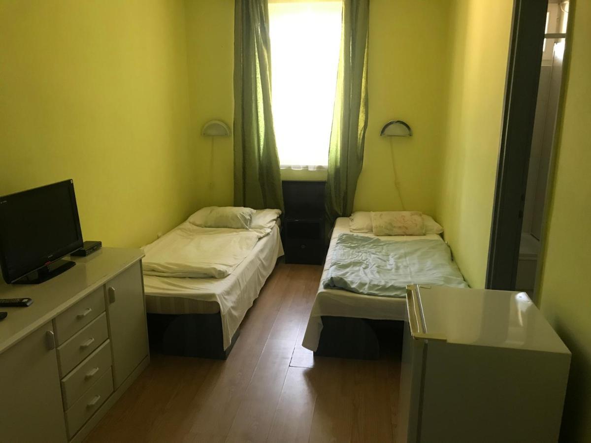 Francoise Szálló Balatonlelle Exterior foto